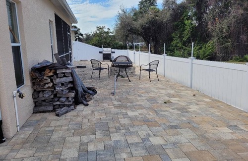 Key Vista House | 2 bedroom 2 bath home close to restaurants, shopping, parks and beaches.