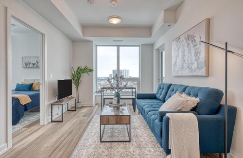 Kitchener Apartment | 2 Bedroom, 2 Bath Stunning Condo - heart of Kitchener Downtown