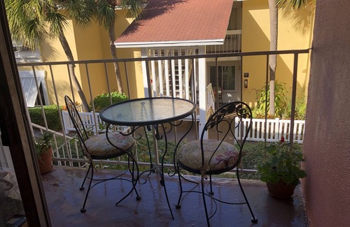 Bayview Condo | 2-bedroom/2-bath condo 9 min to Downtown St, Petersburg & 5 min to Gulport