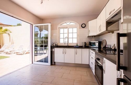 San Miguel de Abona Villa | 2 Bedroom 2 Bathroom Villa With Heated Pool And Uk Tv & Air Conditioning.