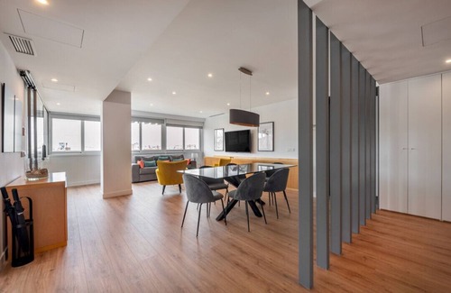 Castellana Apartment | 2 bedroom 2 bathroom furnished - Salamanca - bright & Stylish