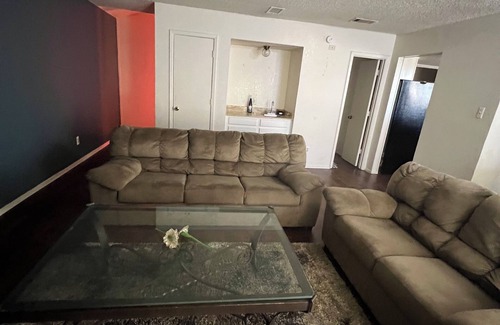 West Arlington House | 2-bedroom,2 car private garage, townhome in Arlington, 10 mins from AT&T