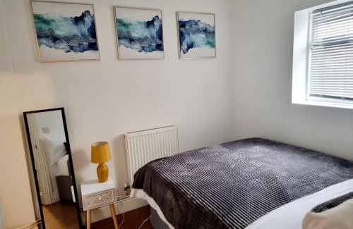 Mile End Apartment | 2 bedroom 3 mins walk tube - Hospital - Queen Mary Uni