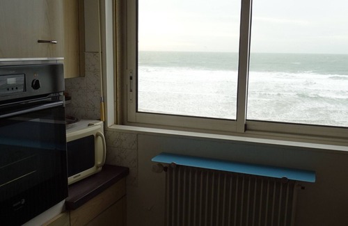 Les Sables d'Olonne Apartment | 2-Bedroom Apartment with Balcony in Sables-d'Olonne