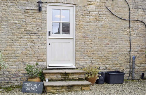 Chipping Norton Cottage | 2 bedroom accommodation in Dean, near Chadlington