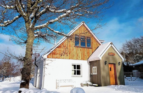 East Lewiston Cottage | 2 bedroom accommodation in Foxhole, near Beauly