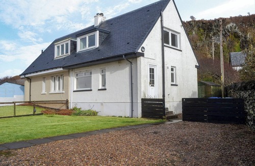 Slate Islands Cottage | 2 bedroom accommodation in Ellenabeich, near Oban