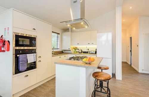 Holton Heath Ski Chalet | 2 bedroom accommodation in Holton Heath