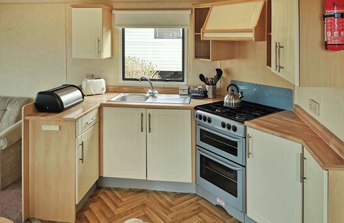 Aberystwyth House | 2 bedroom accommodation in Clarach Bay, Nr Aberystwyth