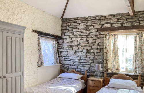 Abergavenny Cottage | 2 bedroom accommodation in Llantilio Pertholey, near Abergavenny
