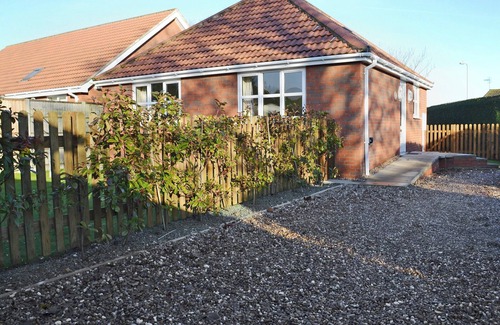 Sandilands Cottage | 2 bedroom accommodation in Sutton-on-Sea, near Mablethorpe