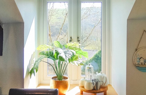 Llandyssiliogogo Cottage | 2 bedroom accommodation in Cwm Tydu, near Llangrannog