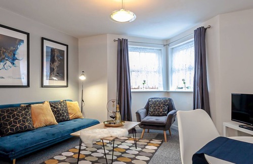 Coventry Cottage | 2 bedroom accommodation in Coventry