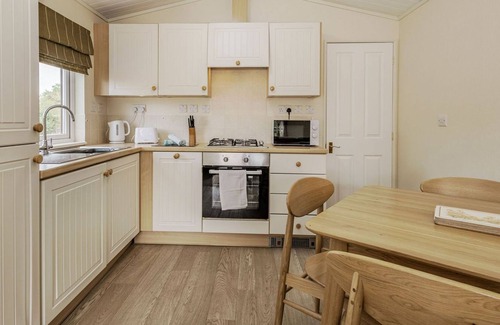 Yaxham Cabin | 2 bedroom accommodation in Yaxham, Dereham