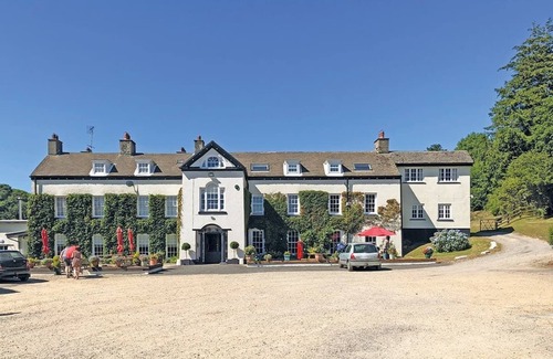 Newport Ski Chalet | 2 bedroom accommodation in Newport, Pembrokeshire