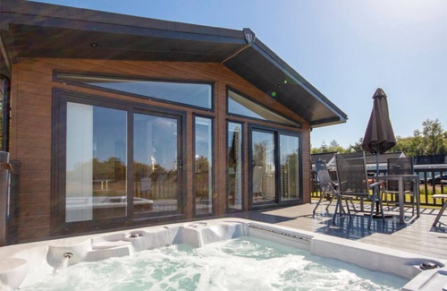 Annan Cabin | 2 bedroom accommodation in Annan