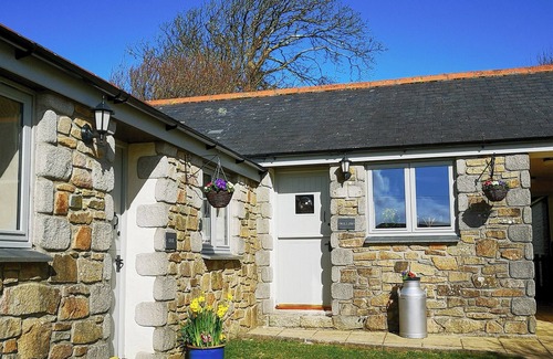 Redruth Cottage | 2 bedroom accommodation in Mawla, near Porthtowan