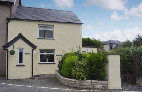 Bryn-crug Cottage | 2 bedroom accommodation in Bryncrug, near Tywyn