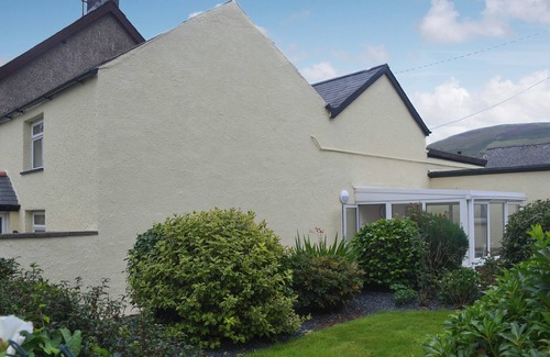 Bryn-crug Cottage | 2 bedroom accommodation in Bryncrug, near Tywyn