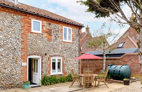 Langham Cottage | 2 bedroom accommodation in Langham, near Holt