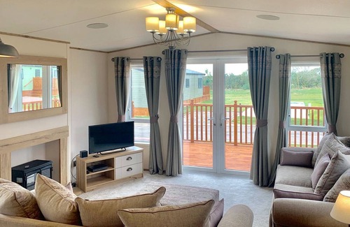 Tunstall Cabin | 2 bedroom accommodation in Tunstall, Nr Hull
