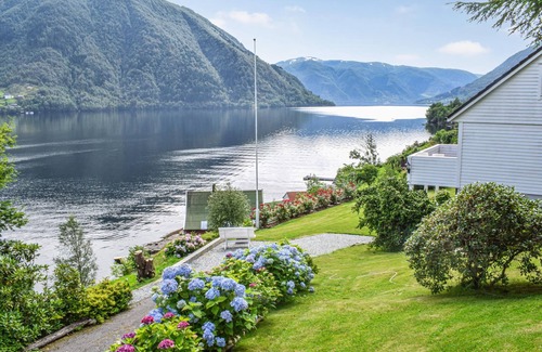 Bruvik Apartment | 2 bedroom accommodation in Bruvik