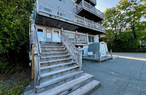 Southwest Harbor Apartment | 2-bedroom Apartment in Downtown Southwest Harbor [Seawall]