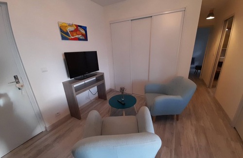 La Roche-Posay Apartment | 2-Bedroom Apartment with Wi-Fi, Near Centre and Spa, La Roche-Posay