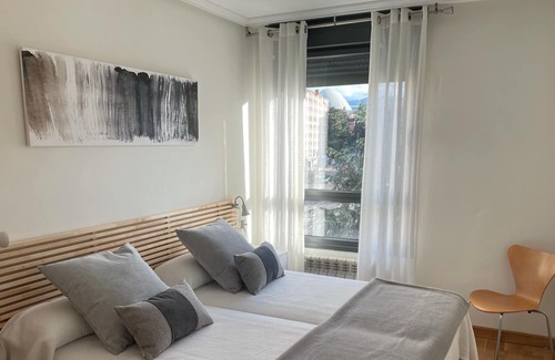 Las Campas y San Claudio Apartment | 2 bedroom apartment. and free parking in La Losa