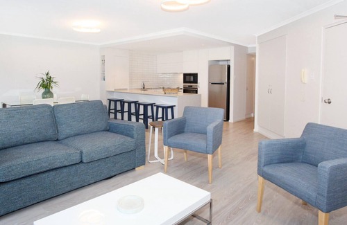 Mooloolaba Apartment | 2 Bedroom Apartment with pool and reverse Air conditioning