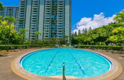 Downtown Honolulu Apartment | 2 Bedroom Apartment Full Furnished in Downtown Honolulu w/ Pool