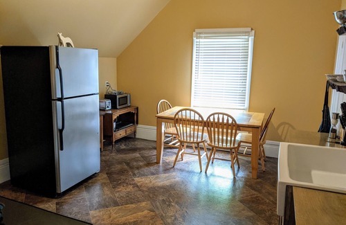 Yarmouth Apartment | 2 bedroom apartment in historic 1880s captains house