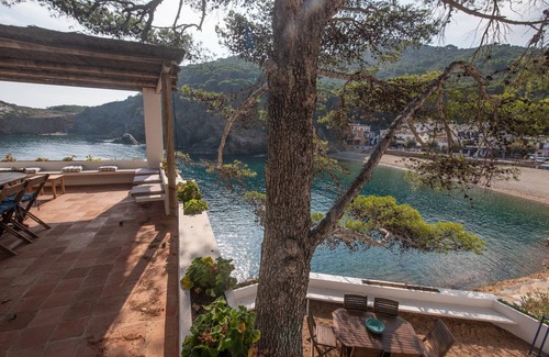 Sa Tuna Apartment | 2 bedroom apartment in first sea line in Sa Tuna, Begur (H01)