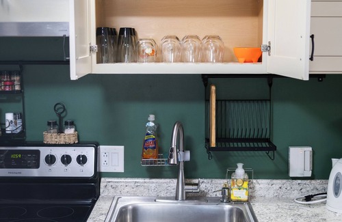 Woburn Apartment | 2-bedroom apartment just 19 minutes from Harvard University