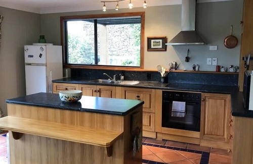 Kelvin Heights Apartment | 2 Bedroom Apartment near the Beach & Golf Course