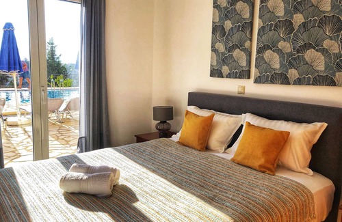 Douliana House | 2-bedroom apartment with large private pool in Tsivaras. Close to the beach.