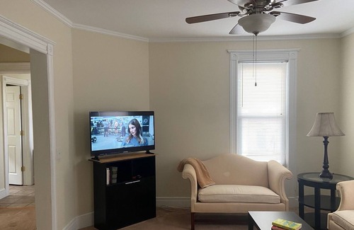 Red Bank House | 2 bedroom apt-easy walk to downtown-count basie and two river theater