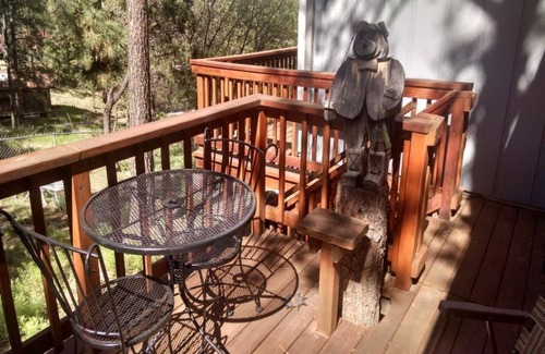 Ruidoso Cabin | 2-bedroom cabin just 5 minutes to The Links at Sierra Blanca