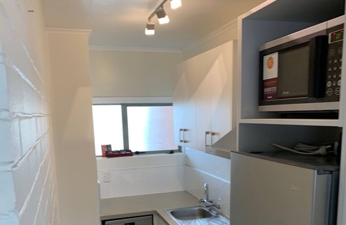 Mount Eden Apartment | 2 Bedroom CBD Fringe MT Eden with Car Space