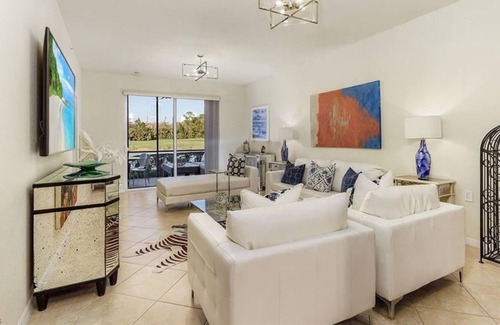 Naples Condo | 2 Bedroom Condo 279342 by Houzlet
