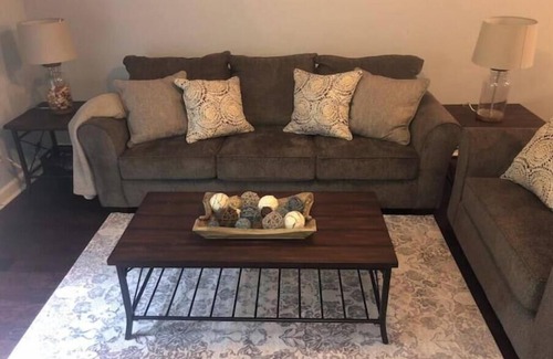 Oxford Condo | 2-bedroom condo in charming Oxford within walking distance of the stadium.