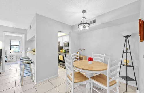 Golden Gate Condo | 2-Bedroom Condo in Naples!