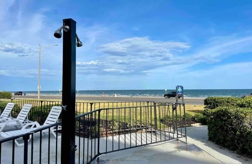 Galveston Condo | 2-bedroom condo on Galveston Seawall. Steps to the beach