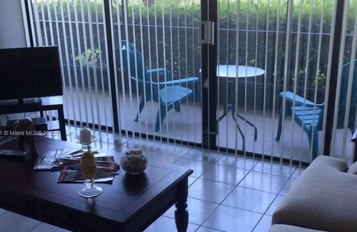 Land of the Presidents Condo | 2 Bedroom Condo (321270) by Houzlet