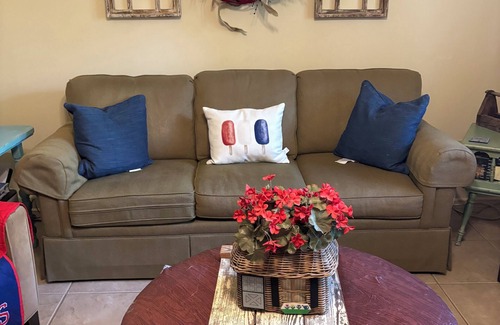 Oxford Condo | 2-bedroom condo walk to campus Ole Miss baseball, basketball, softball and more.