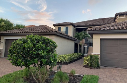 Naples Condo | 2-bedroom condo with Den sofa bed in Naples. Elegantly decorated!