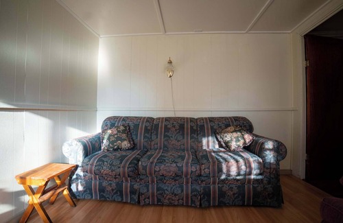 Gravenhurst House | 2-Bedroom Cottage #3 - Sugar Pine
