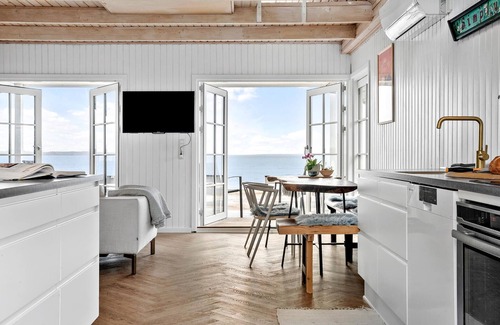 Grønninghoved Strand House | 2 bedroom cozy home in Sjølund