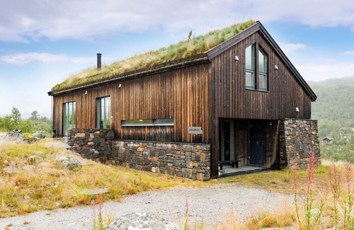 Vinje House | 2 bedroom cozy home in Edland