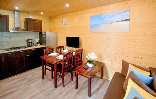 Mielno House | 2 Bedroom Cozy Home In Mielenko